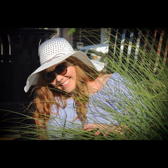 Meet your Posher, Amilee - Picture 4 of 4